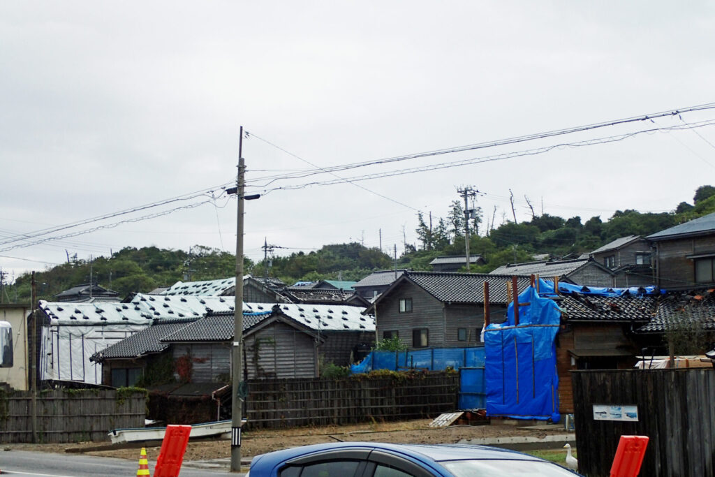 能登半島の黒島漁港の様子．令和6年能登半島地震による影響が未だに残る．