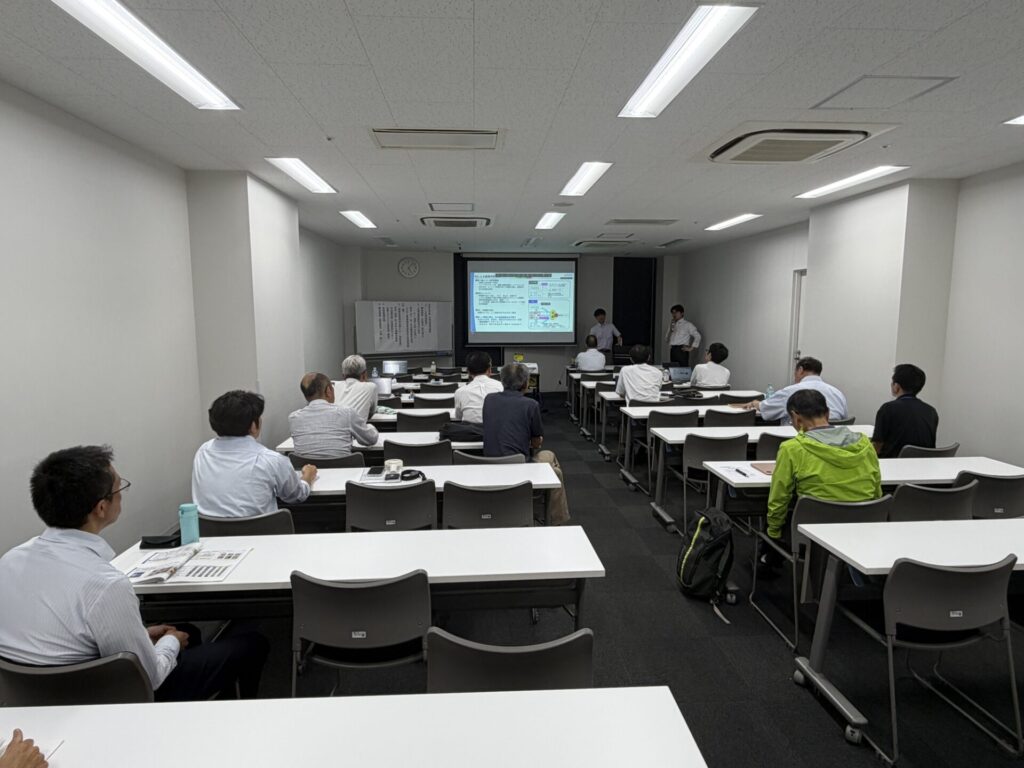 ウインクあいち1006会議室で開催された応用地質学講座の会場風景