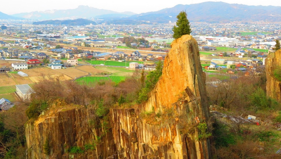 入選 『由良山の採石場の断崖』 永正千里(香川県)