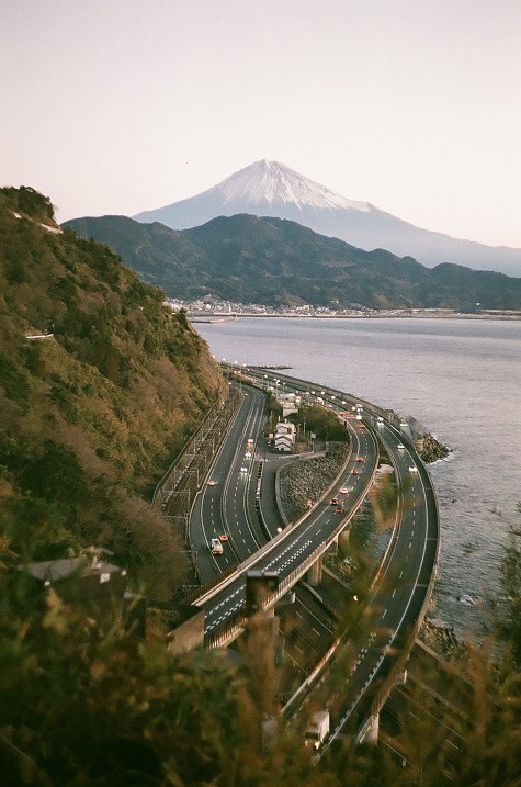 優秀賞 『地すべりと主要幹線』 杉山幸太郎